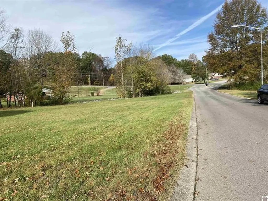 Lot 34 & 35 Woodtrace Lane Benton KY 42025