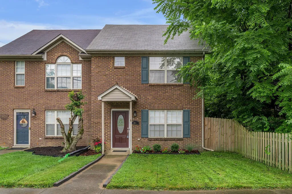 202 S Gratz Street Midway KY 40347