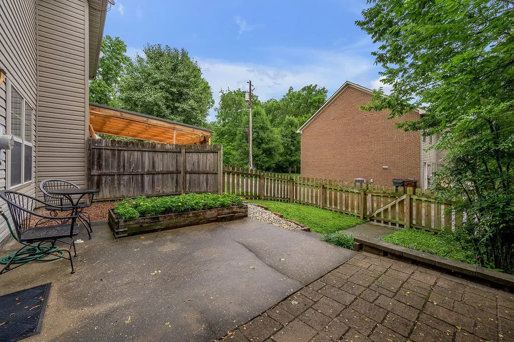 202 S Gratz Street Midway KY 40347