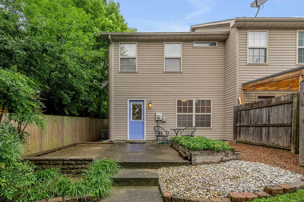 202 S Gratz Street Midway KY 40347