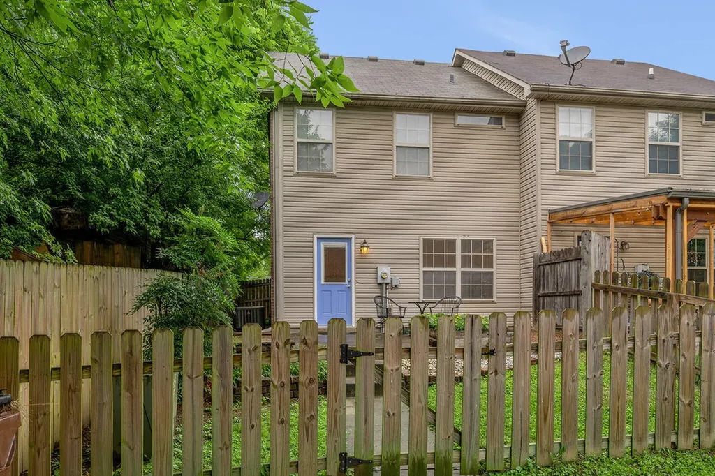 202 S Gratz Street Midway KY 40347