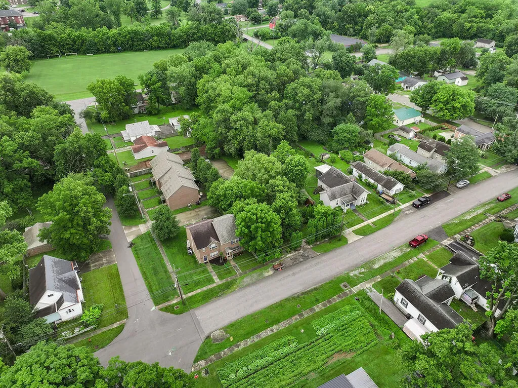 202 S Gratz Street Midway KY 40347