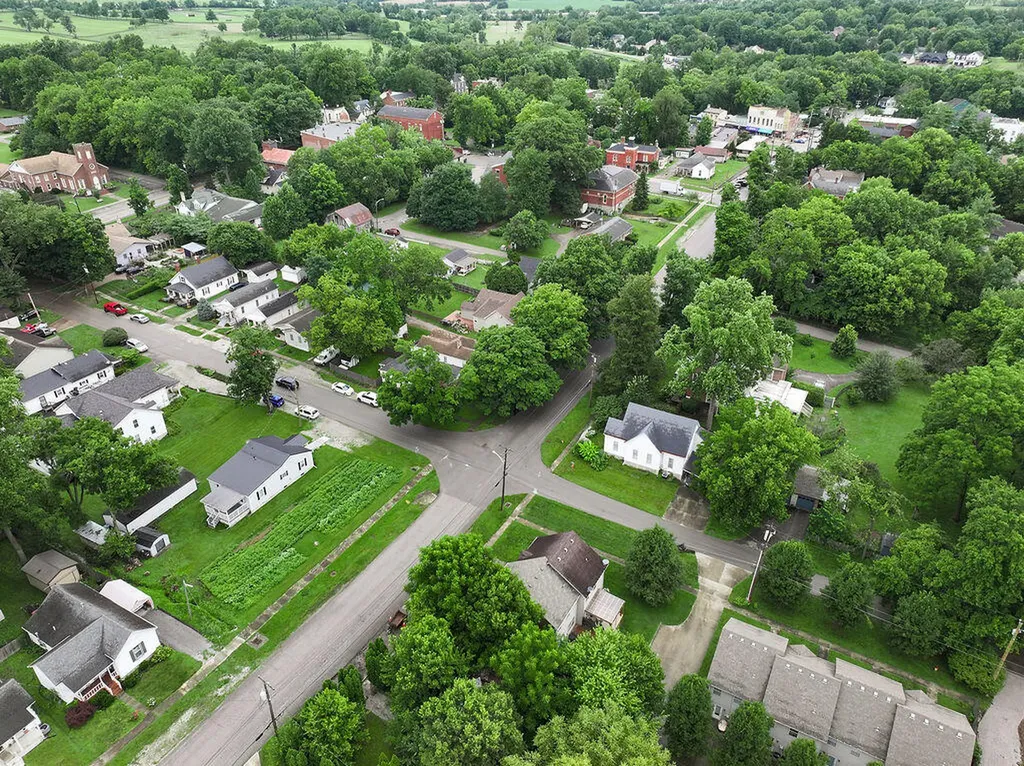 202 S Gratz Street Midway KY 40347