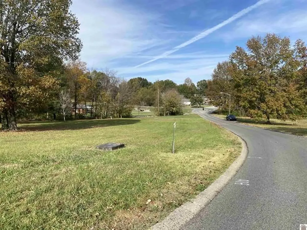 Lot 33 Woodtrace Lane Benton KY 42025