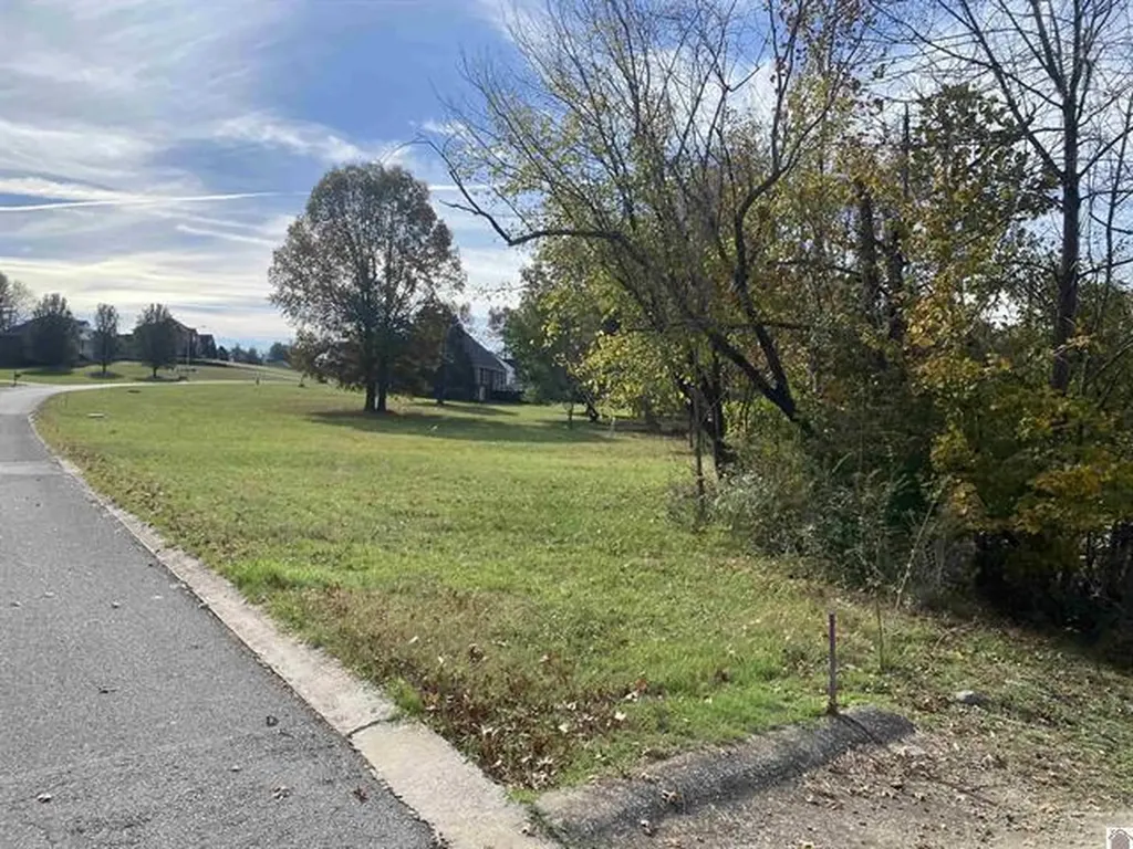 Lot 33 Woodtrace Lane Benton KY 42025