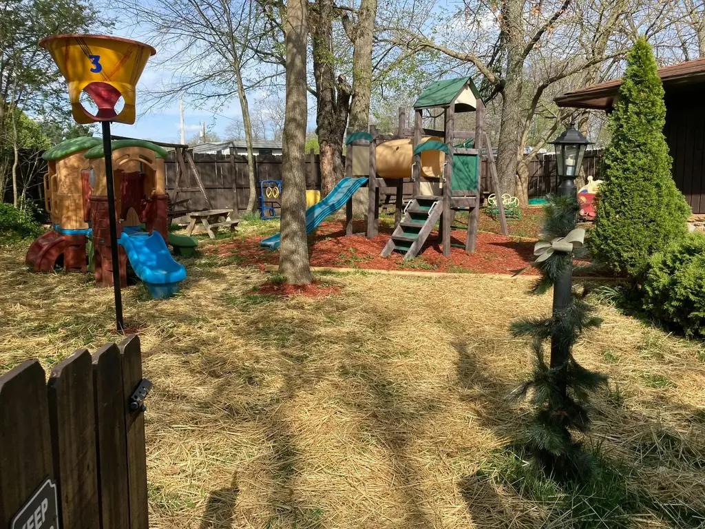 102 Davis Street Monticello KY 42633