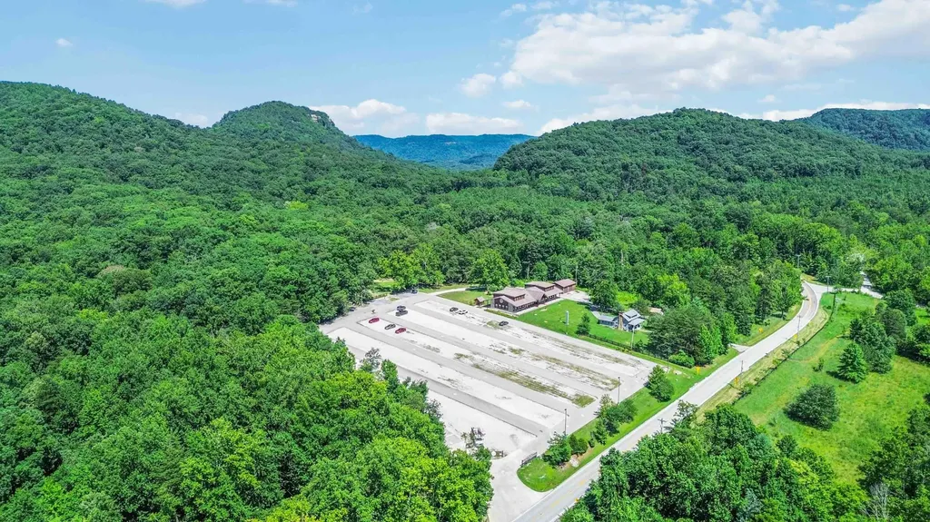 1035 Peggy Flats Road Berea KY 40403