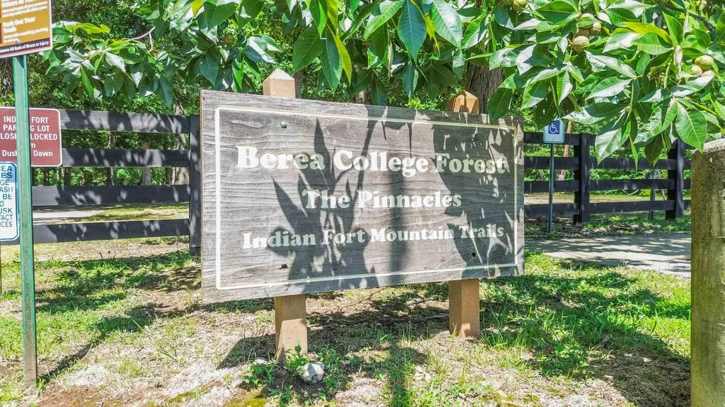 1035 Peggy Flats Road Berea KY 40403