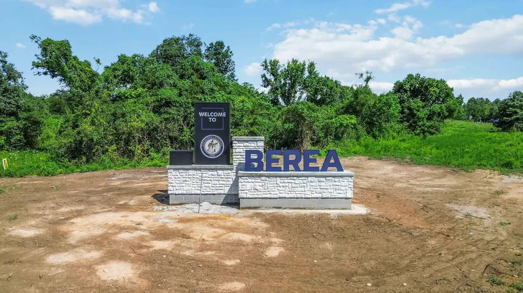 1035 Peggy Flats Road Berea KY 40403