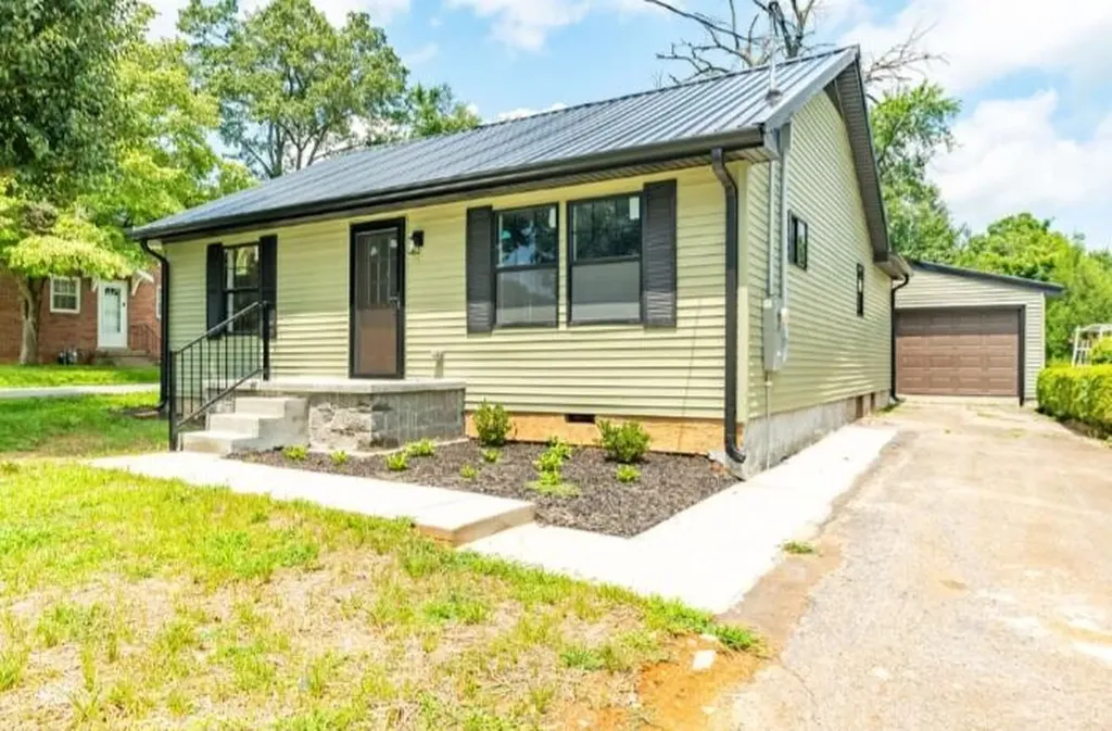 20 Robin Road Hopkinsville KY 42240