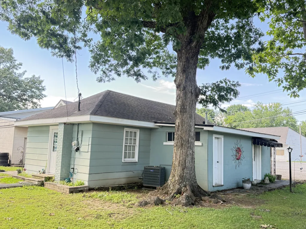 6745 Benton Road Paducah KY 42003