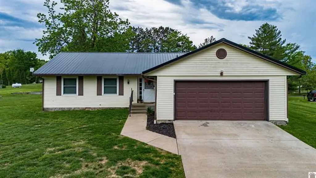 51 Lake Scene Drive Eddyville KY 42038