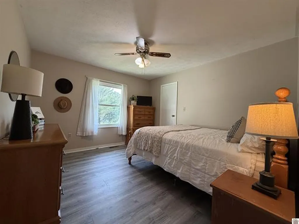 51 Lake Scene Drive Eddyville KY 42038