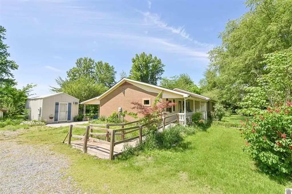 2325 State Route 564 Mayfield KY 42066