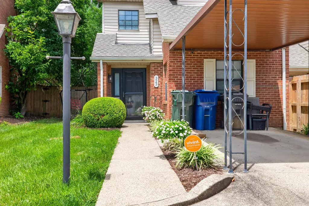 323 Santa Fe Court Lexington KY 40509