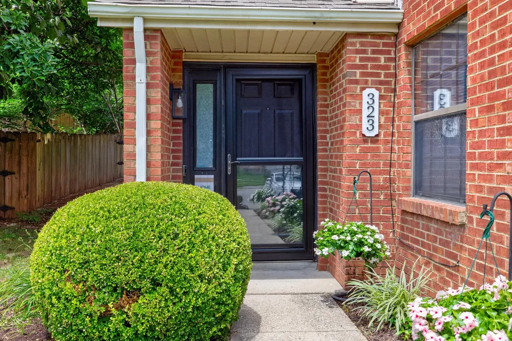323 Santa Fe Court Lexington KY 40509