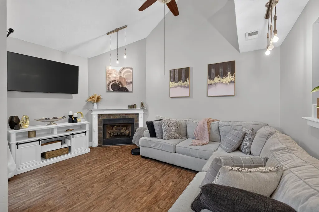 323 Santa Fe Court Lexington KY 40509