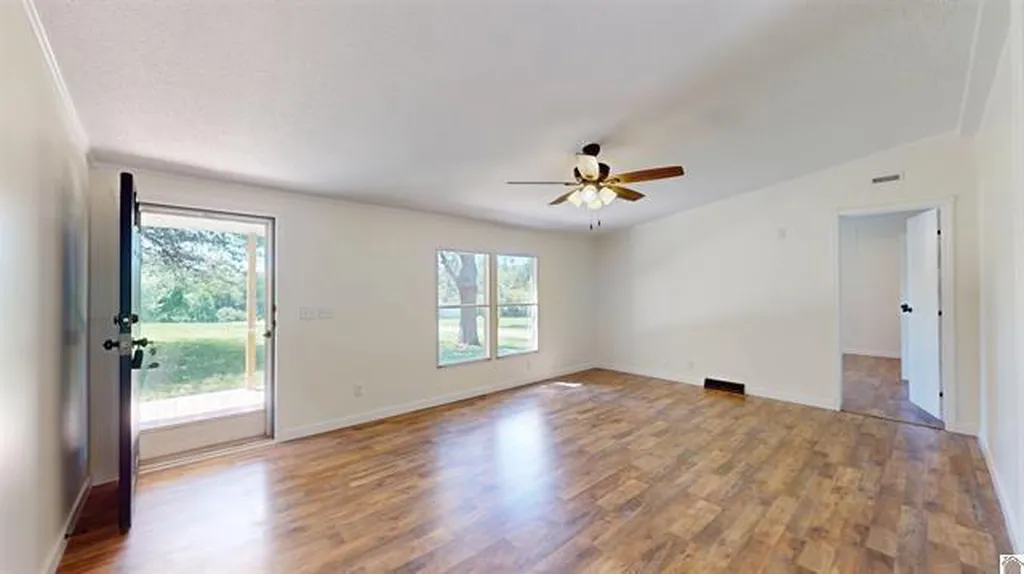 11724 Farmersville Road Princeton KY 42445