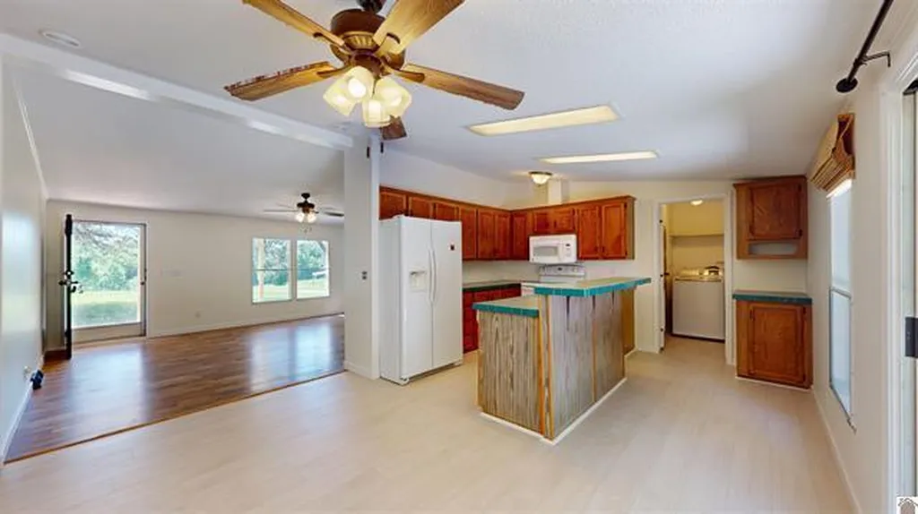 11724 Farmersville Road Princeton KY 42445