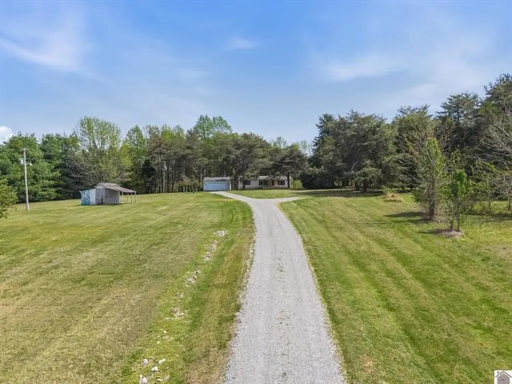 11724 Farmersville Road Princeton KY 42445