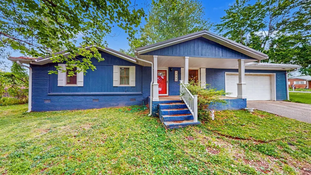 1498 Clayshire Drive Murray KY 42071