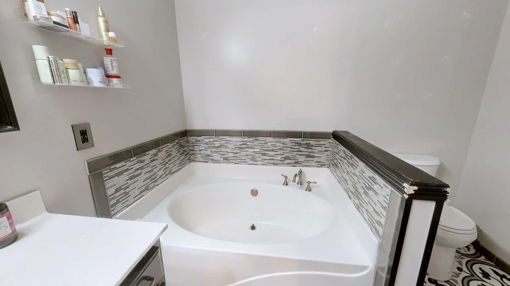 1498 Clayshire Drive Murray KY 42071