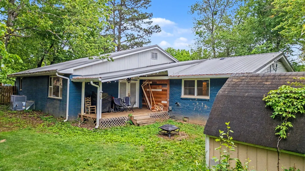 1498 Clayshire Drive Murray KY 42071