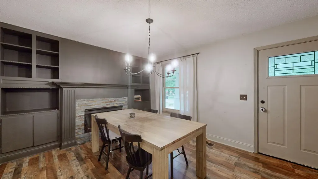 1498 Clayshire Drive Murray KY 42071