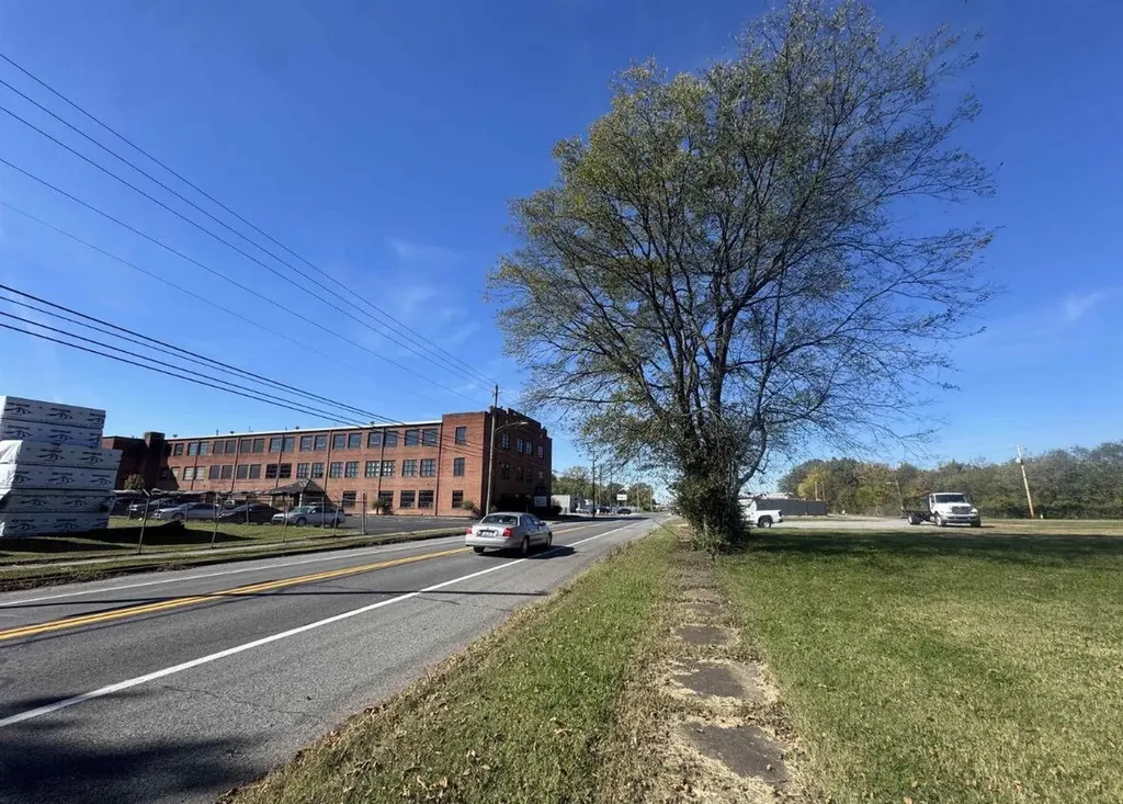 1118 N 8th Street Paducah KY 42001