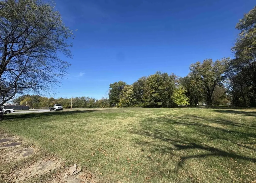 1118 N 8th Street Paducah KY 42001