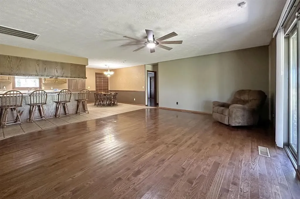 2156 Poor Farm Road Murray KY 42071