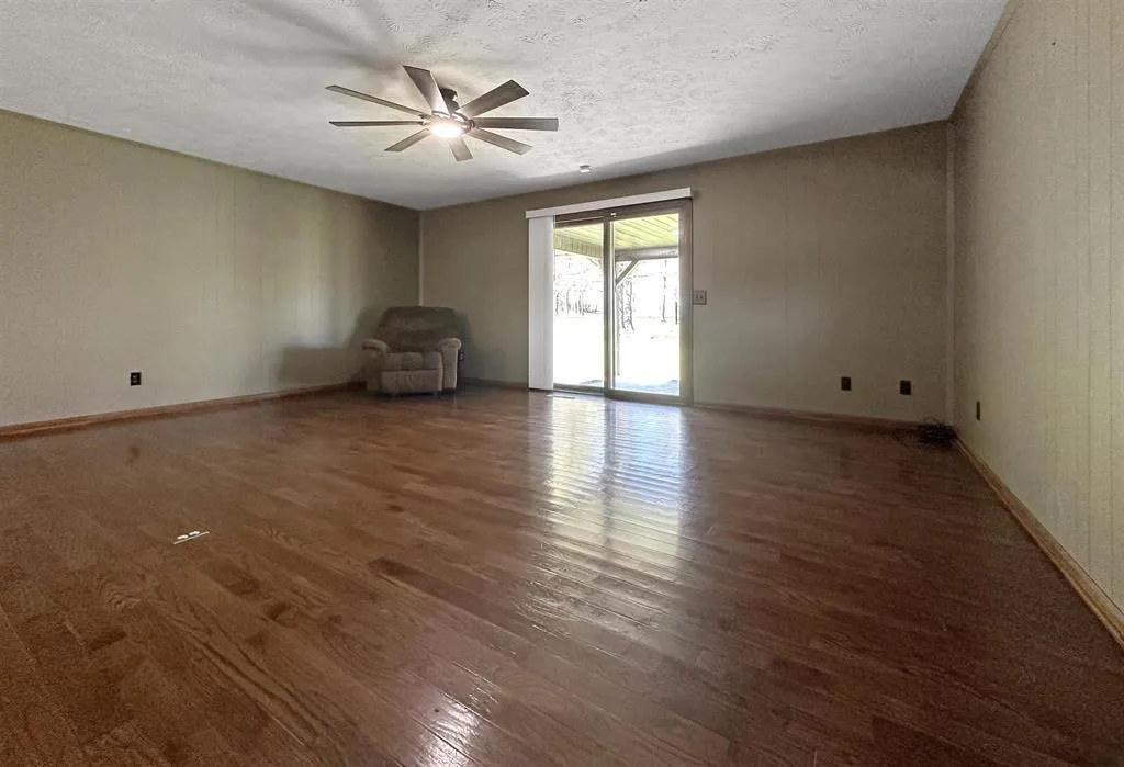 2156 Poor Farm Road Murray KY 42071