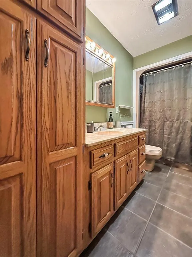 2156 Poor Farm Road Murray KY 42071
