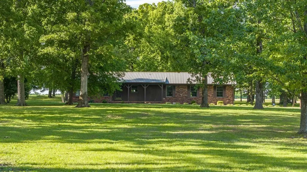 2156 Poor Farm Road Murray KY 42071