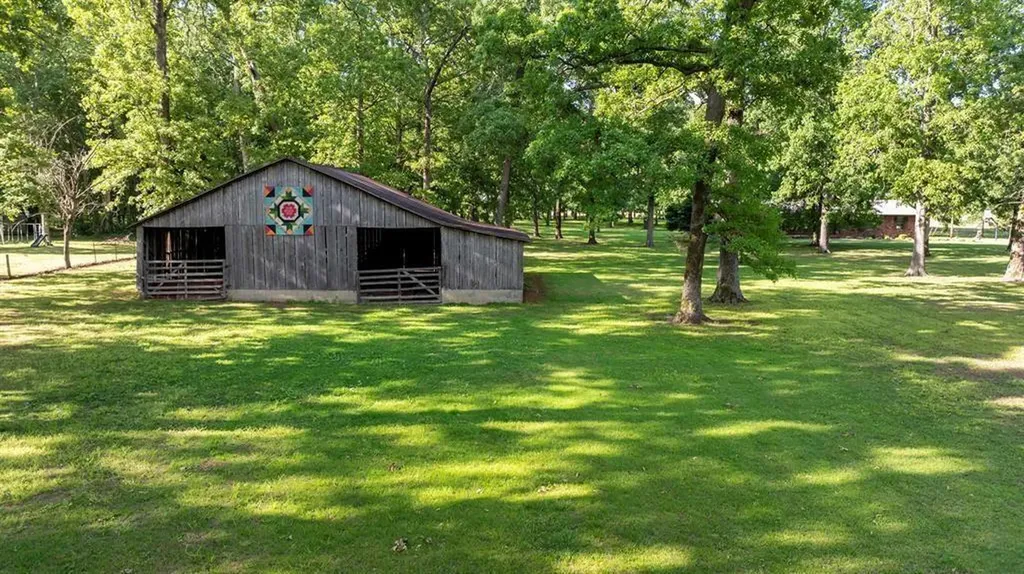 2156 Poor Farm Road Murray KY 42071