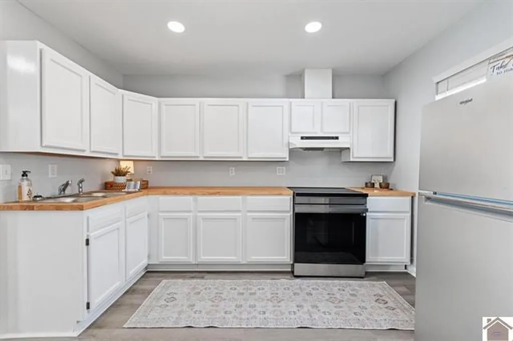 49 Lakeshore Drive New Concord KY 42076