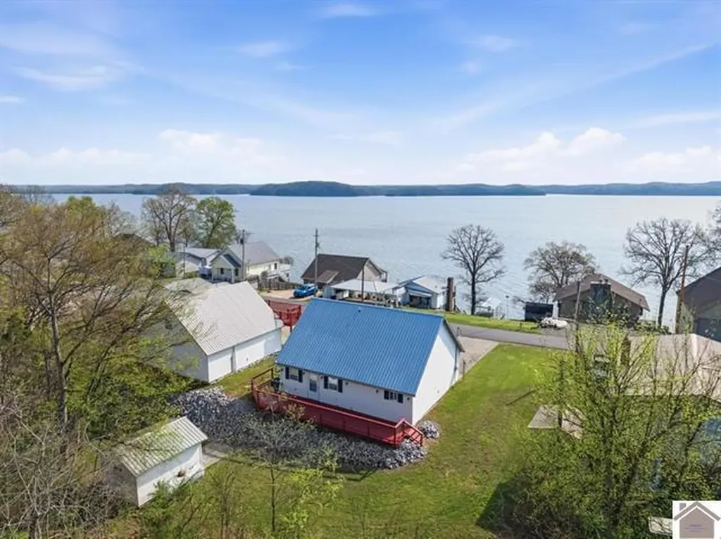49 Lakeshore Drive New Concord KY 42076