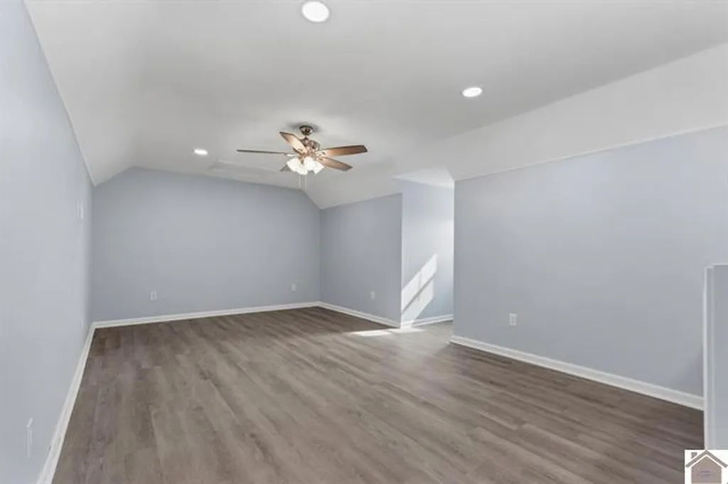 49 Lakeshore Drive New Concord KY 42076