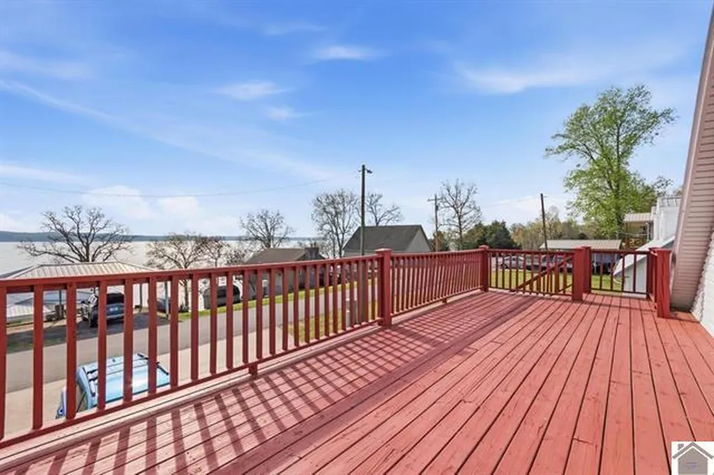 49 Lakeshore Drive New Concord KY 42076