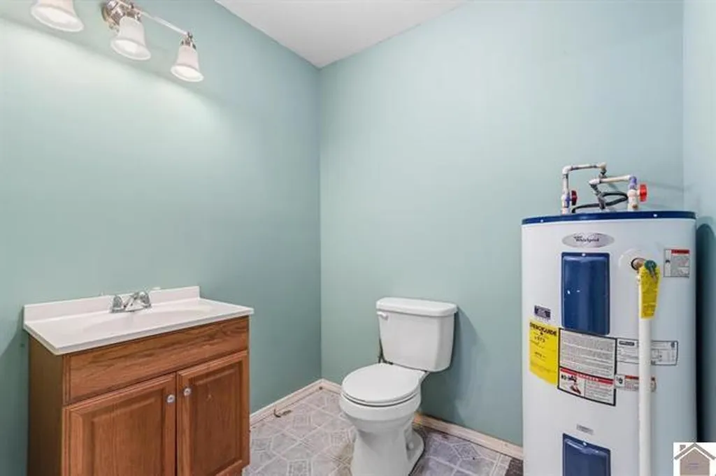 49 Lakeshore Drive New Concord KY 42076