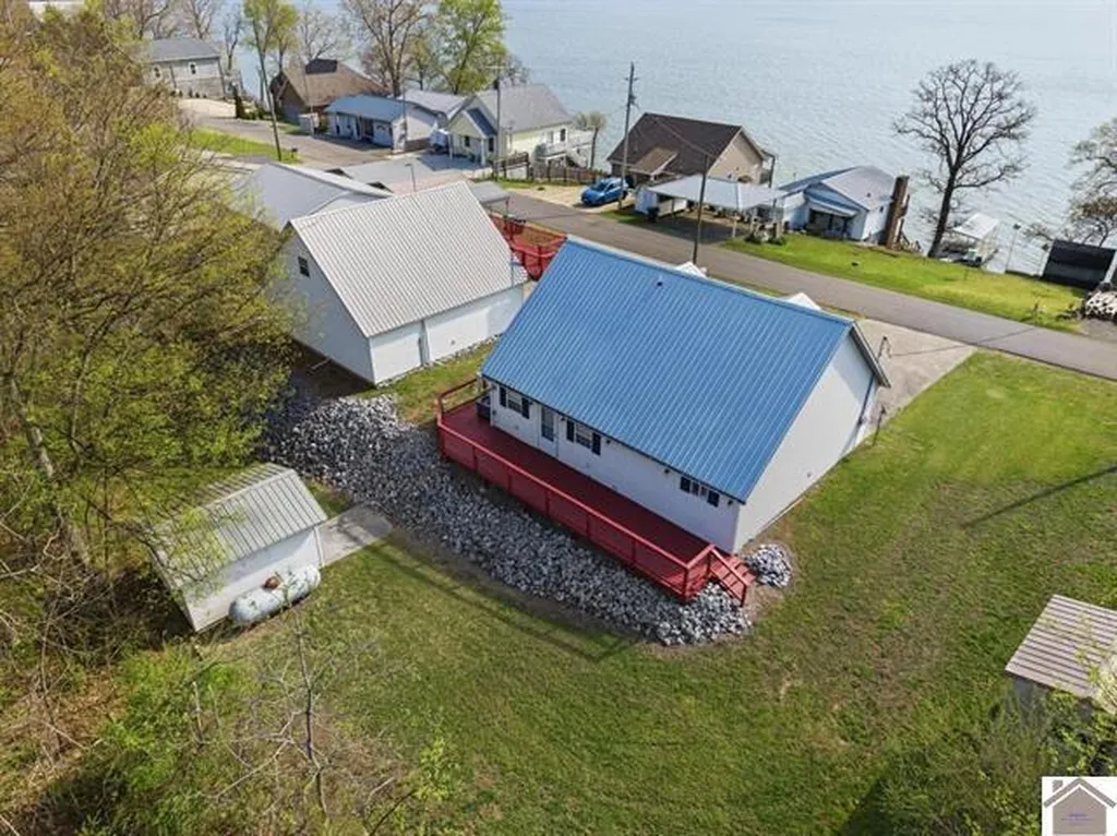 49 Lakeshore Drive New Concord KY 42076