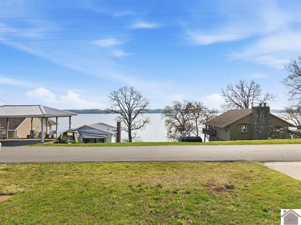 49 Lakeshore Drive New Concord KY 42076