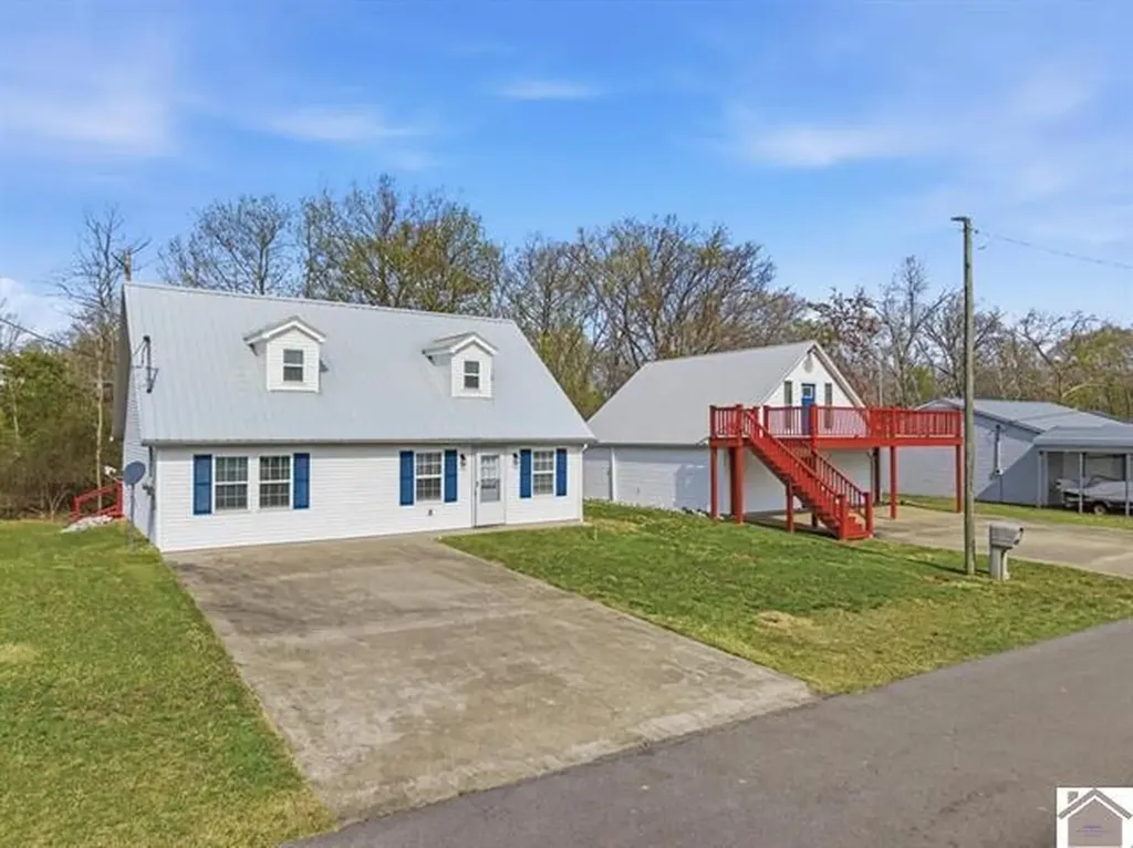 49 Lakeshore Drive New Concord KY 42076