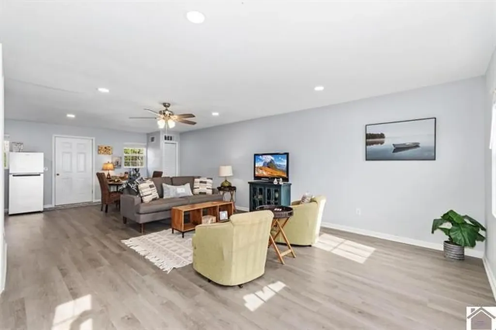 49 Lakeshore Drive New Concord KY 42076