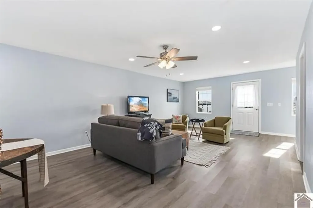 49 Lakeshore Drive New Concord KY 42076