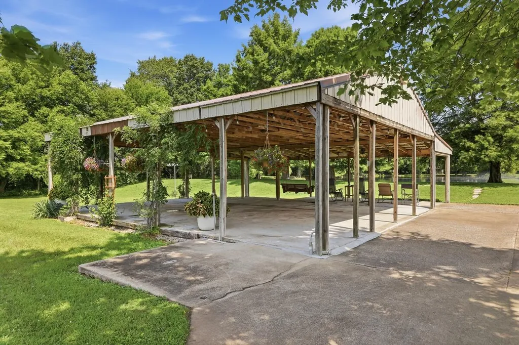 4564 Ky-121 Murray KY 42071