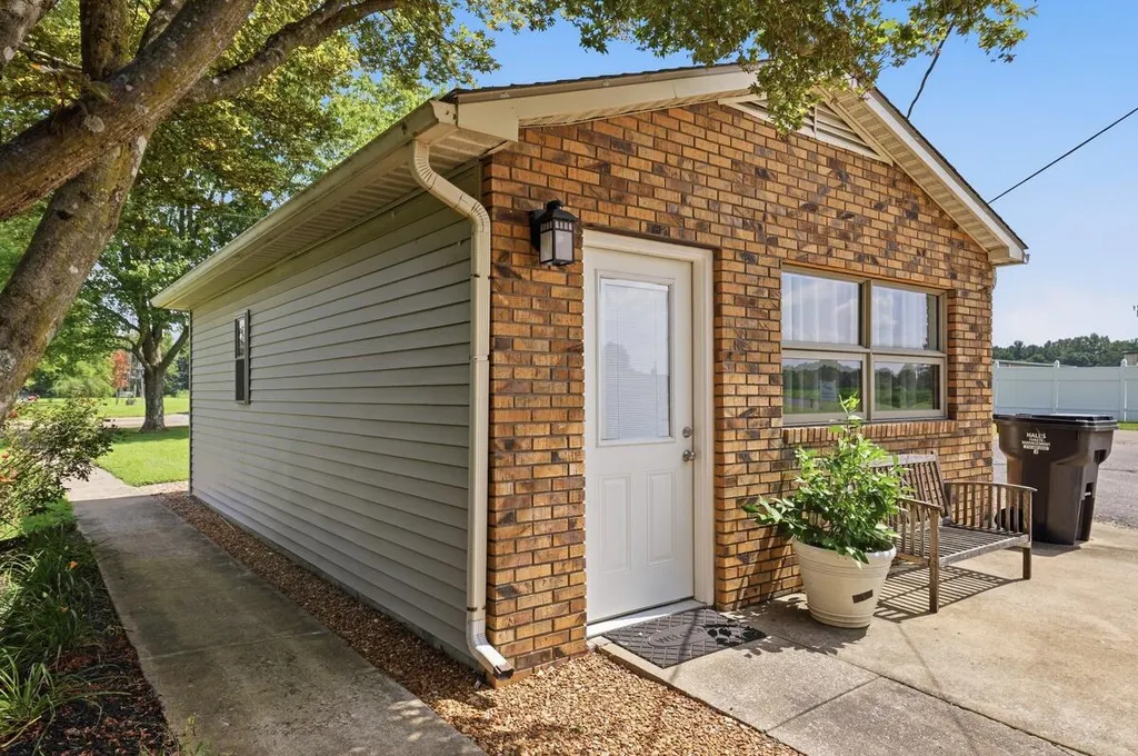 4564 Ky-121 Murray KY 42071