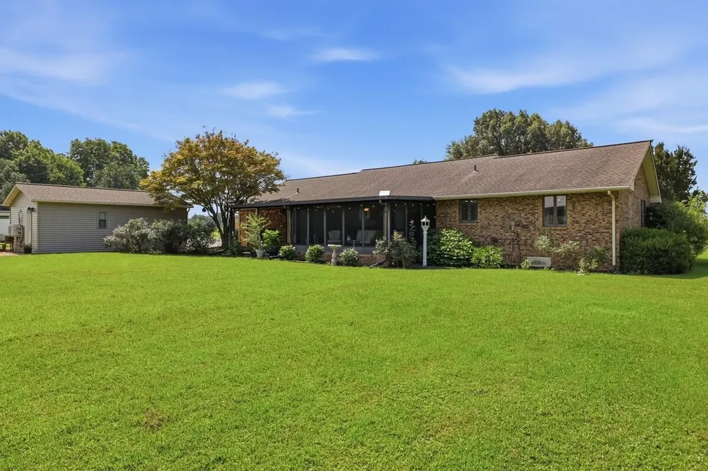 4564 Ky-121 Murray KY 42071