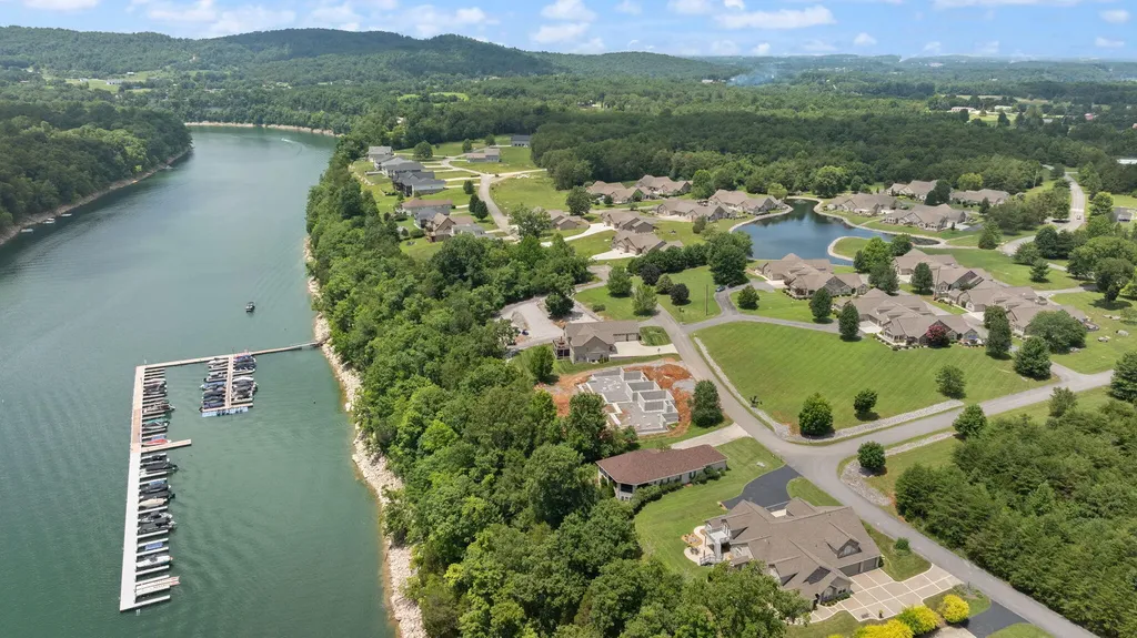 373 Chateau Place Bronston KY 42518