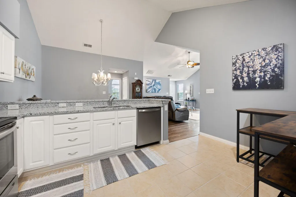 373 Chateau Place Bronston KY 42518